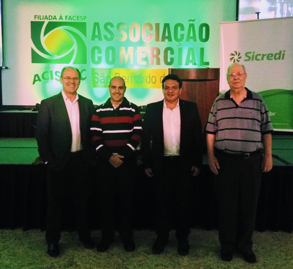 Jaime Basso, presidente do Sicredi; Valter Moura Júnior, vice-presidente da ACISBEC; João Luiz Mencarelli e Claudio Schowe, diretores ACISBEC.